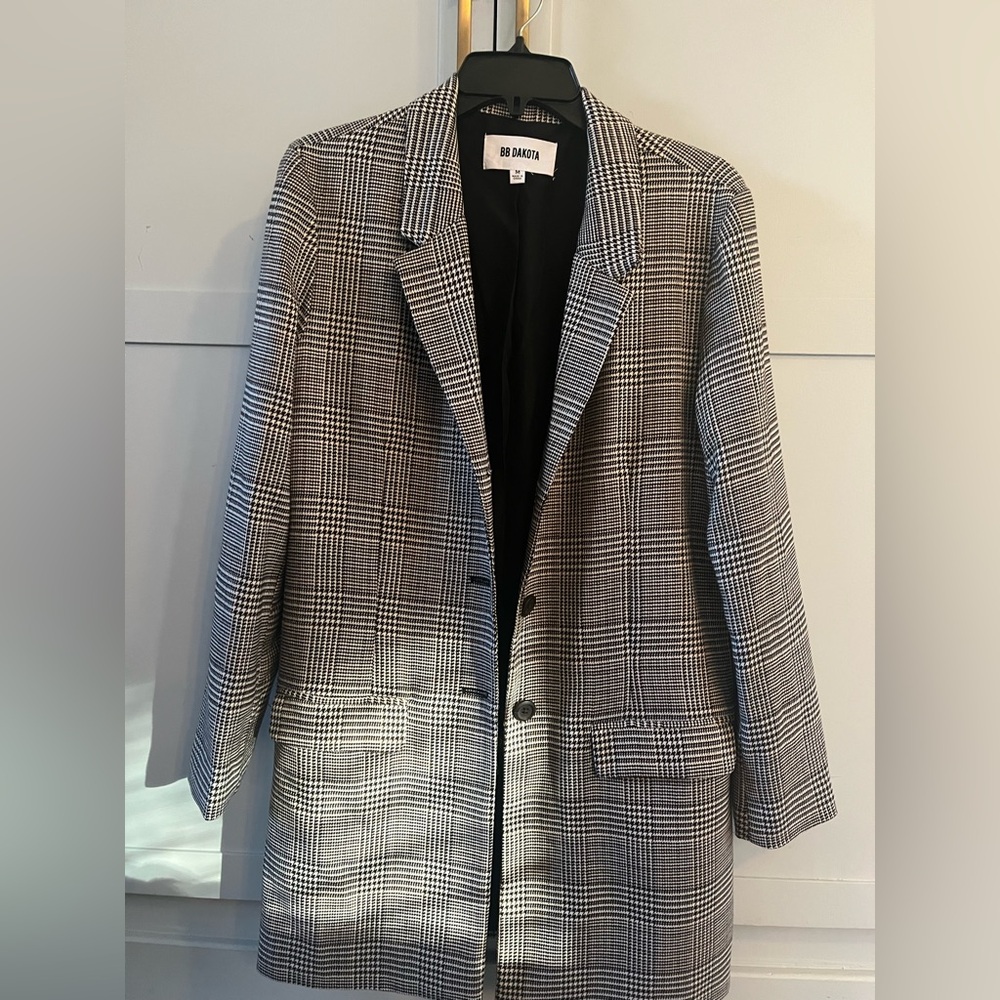 BB Dakota Houndstooth Blazer in Black and White